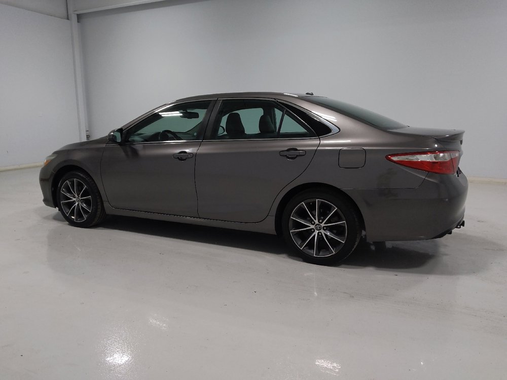 Used 2017 Toyota Camry XSE w/ Moonroof Package image 3