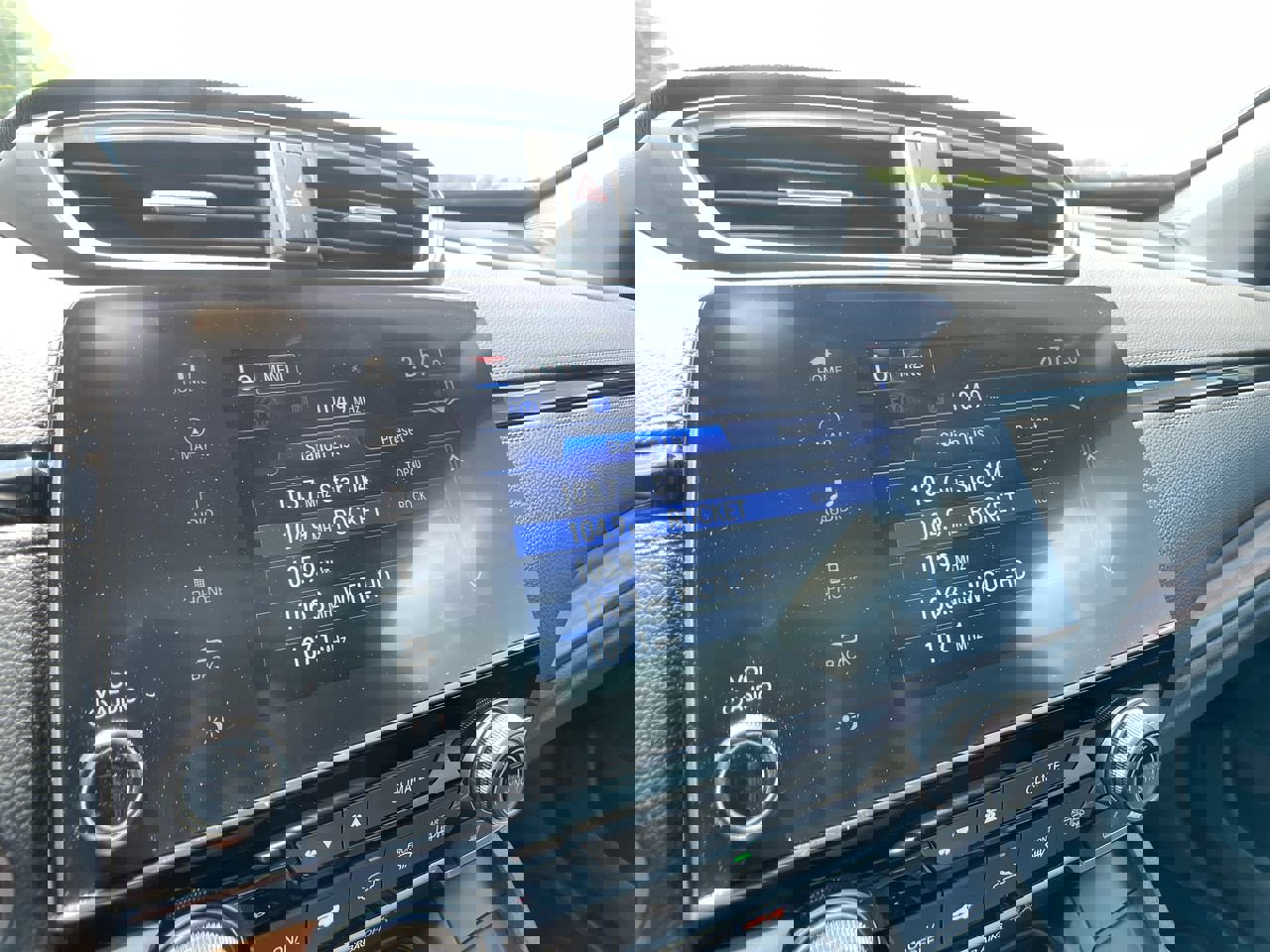 Used 2022 Honda CR-V Touring image 18