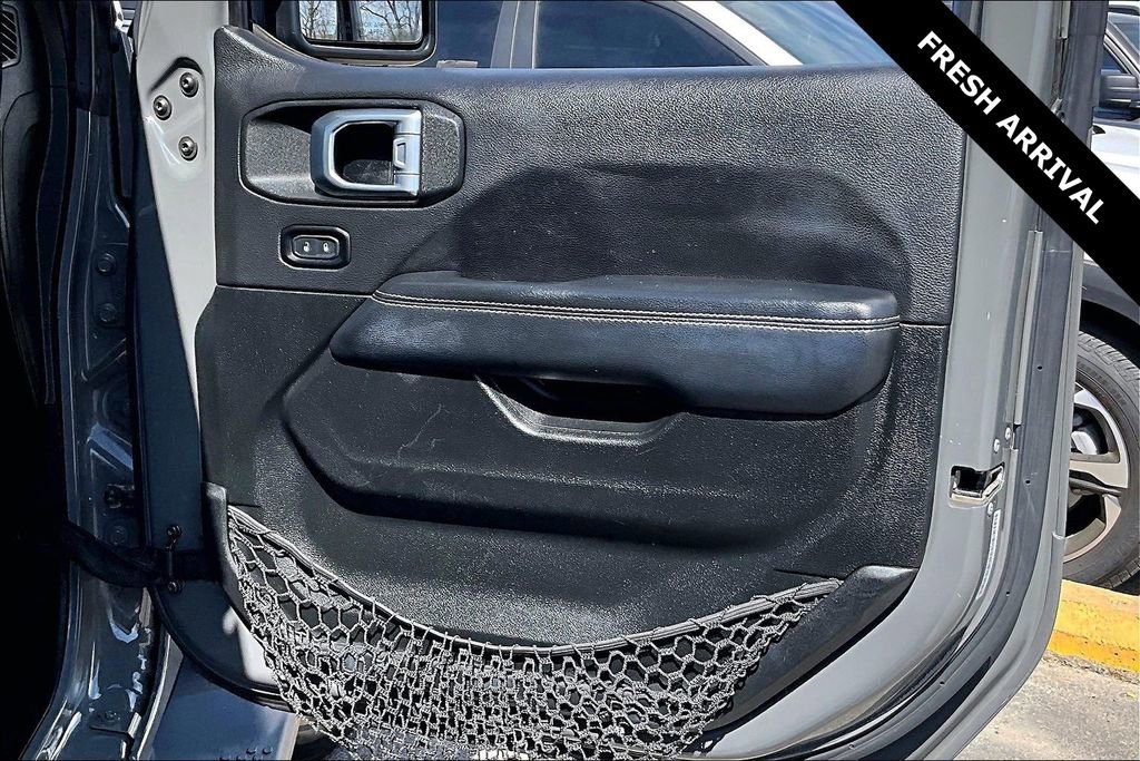 Used 2020 Jeep Wrangler Unlimited Sahara image 25