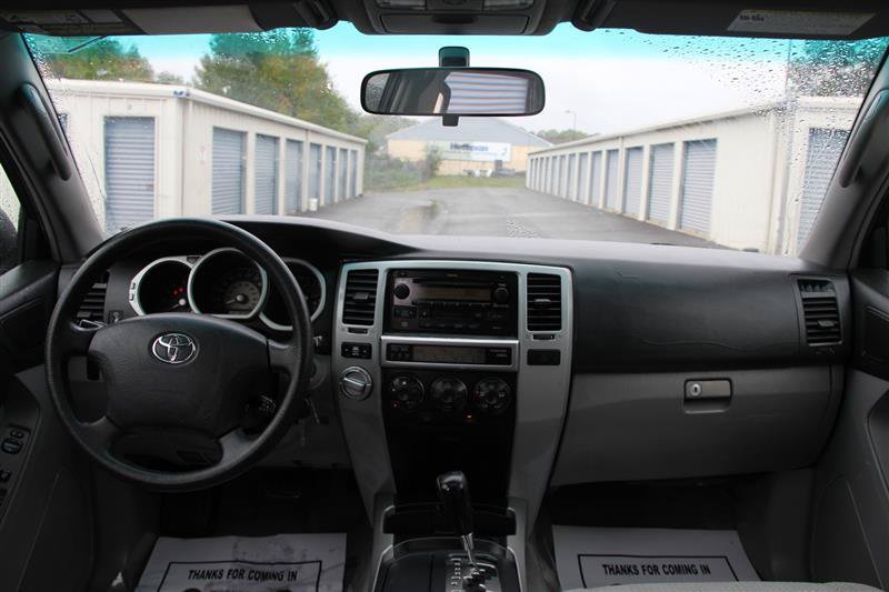 Used 2005 Toyota 4Runner SR5 AWD/4WD image 24