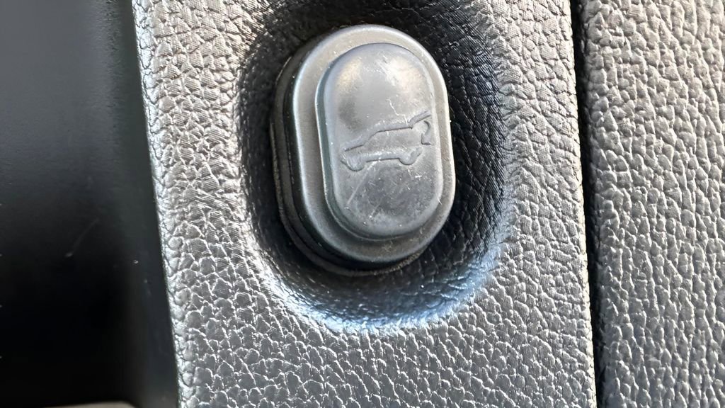 Used 2020 Cadillac Escalade Luxury image 71