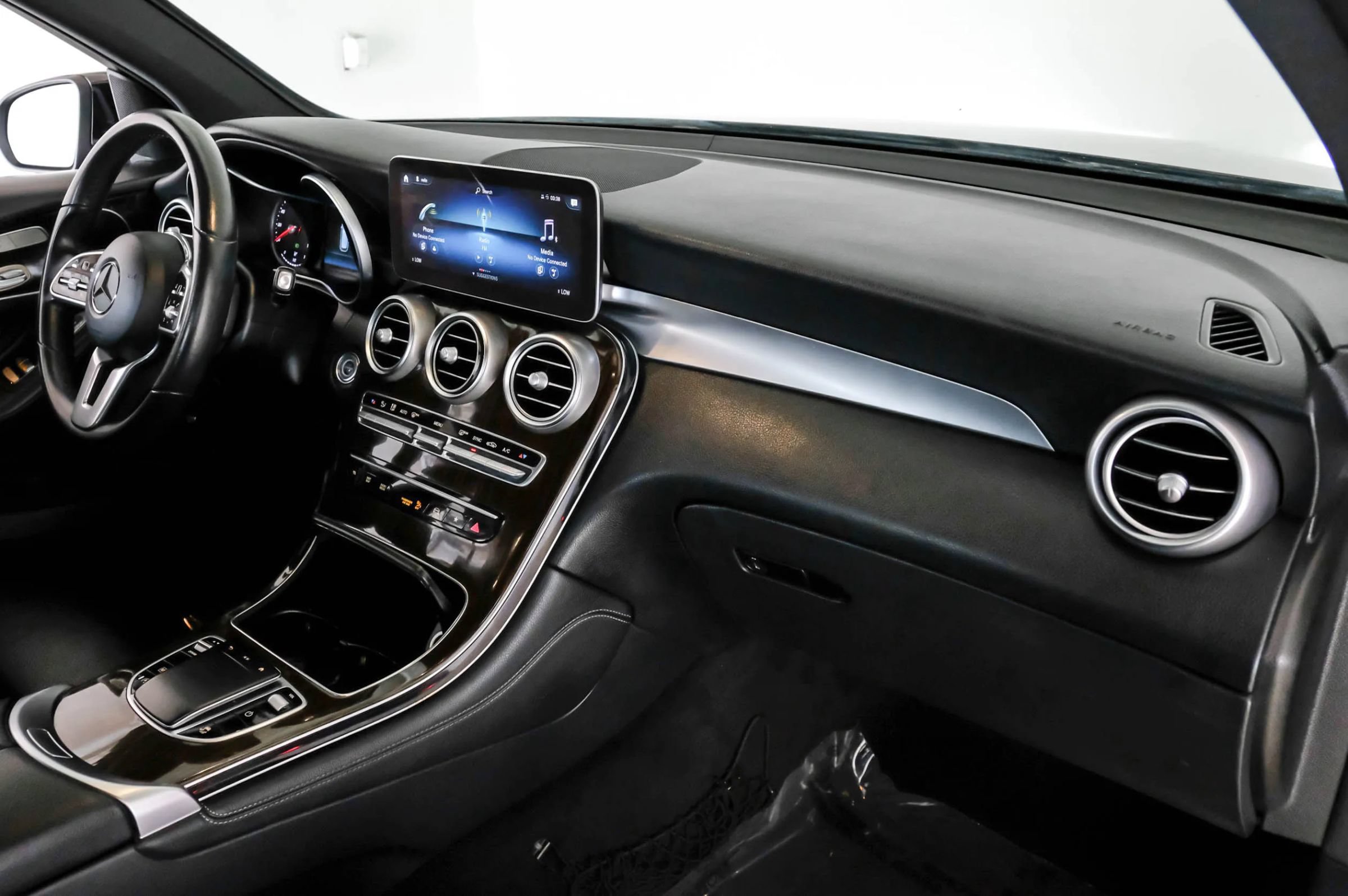 Used 2020 Mercedes-Benz GLC 300 4MATIC image 11