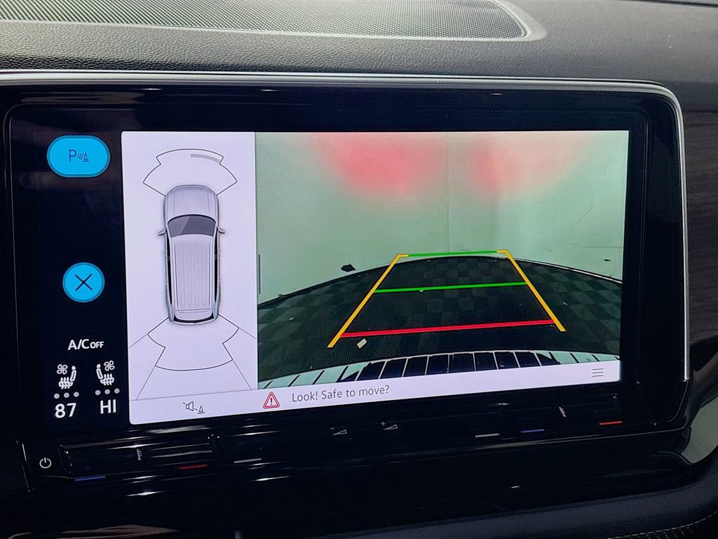 New 2025 Volkswagen Atlas SEL image 17