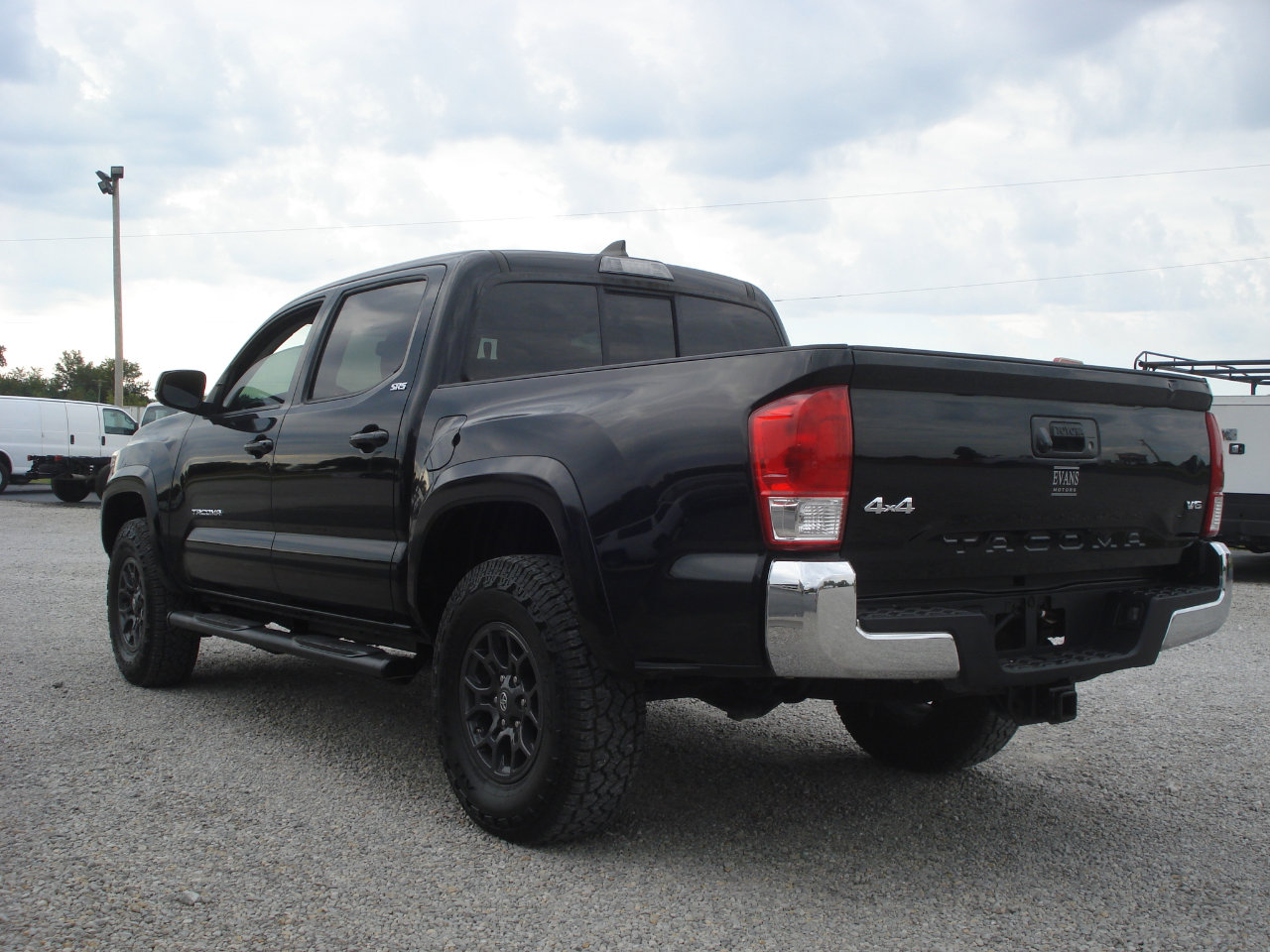 Used 2017 Toyota Tacoma SR5 image 6
