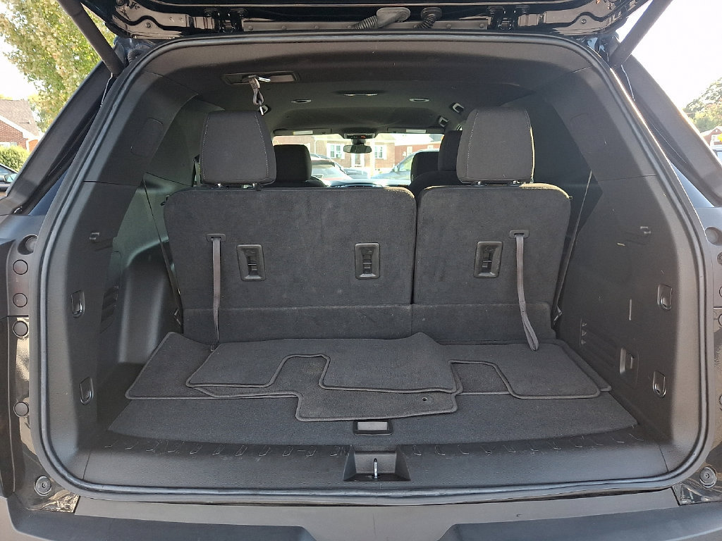 Used 2023 Chevrolet Traverse LT w/ Midnight/Sport Edition AWD/4WD image 35
