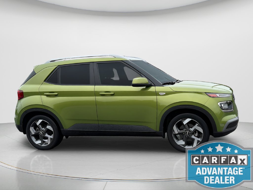 Used 2023 Hyundai Venue SEL FWD image 4