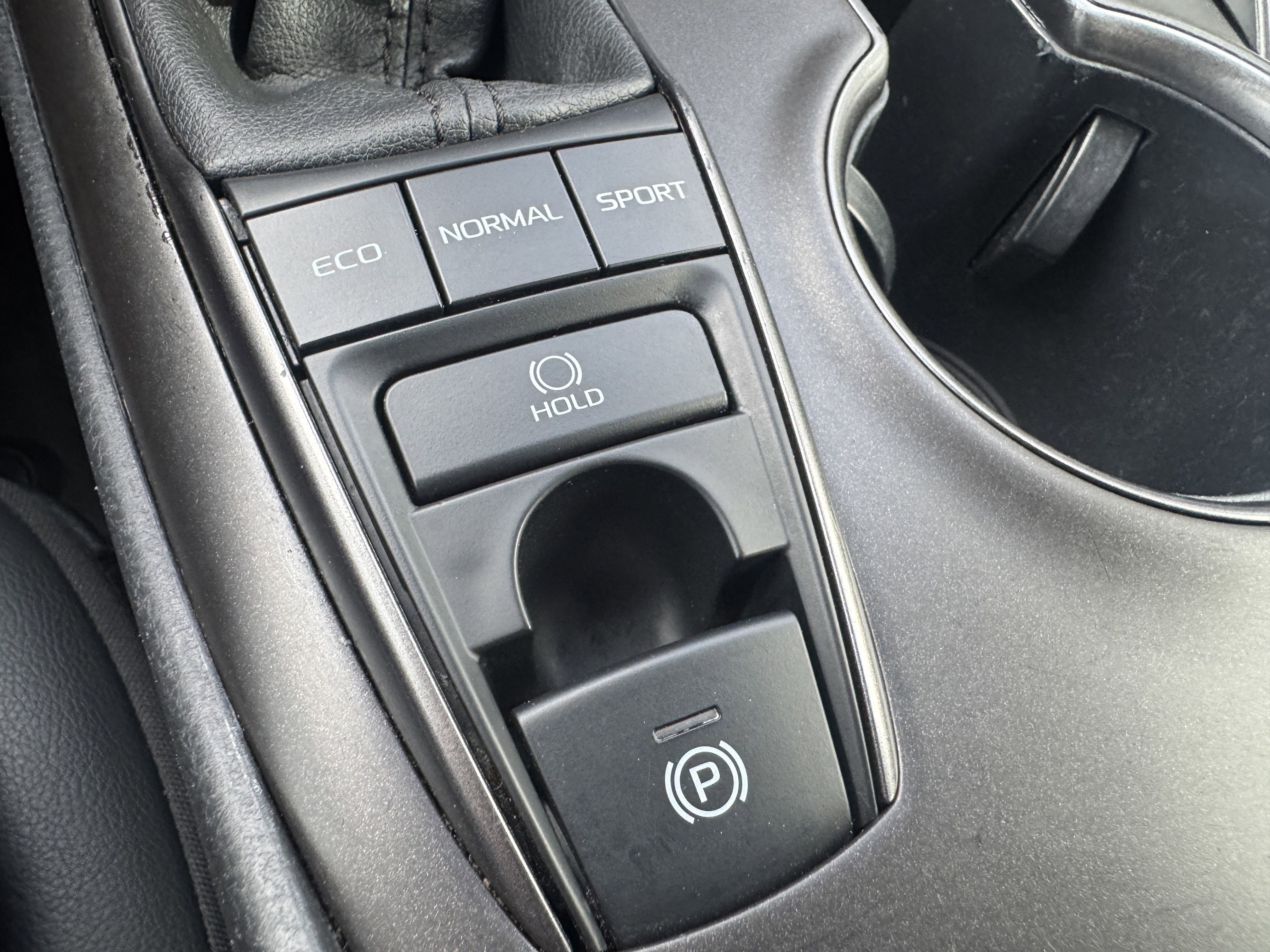 Used 2024 Toyota Camry SE image 29