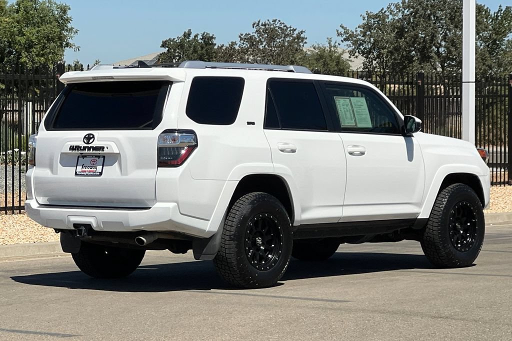 Certified 2018 Toyota 4Runner SR5 AWD/4WD image 5