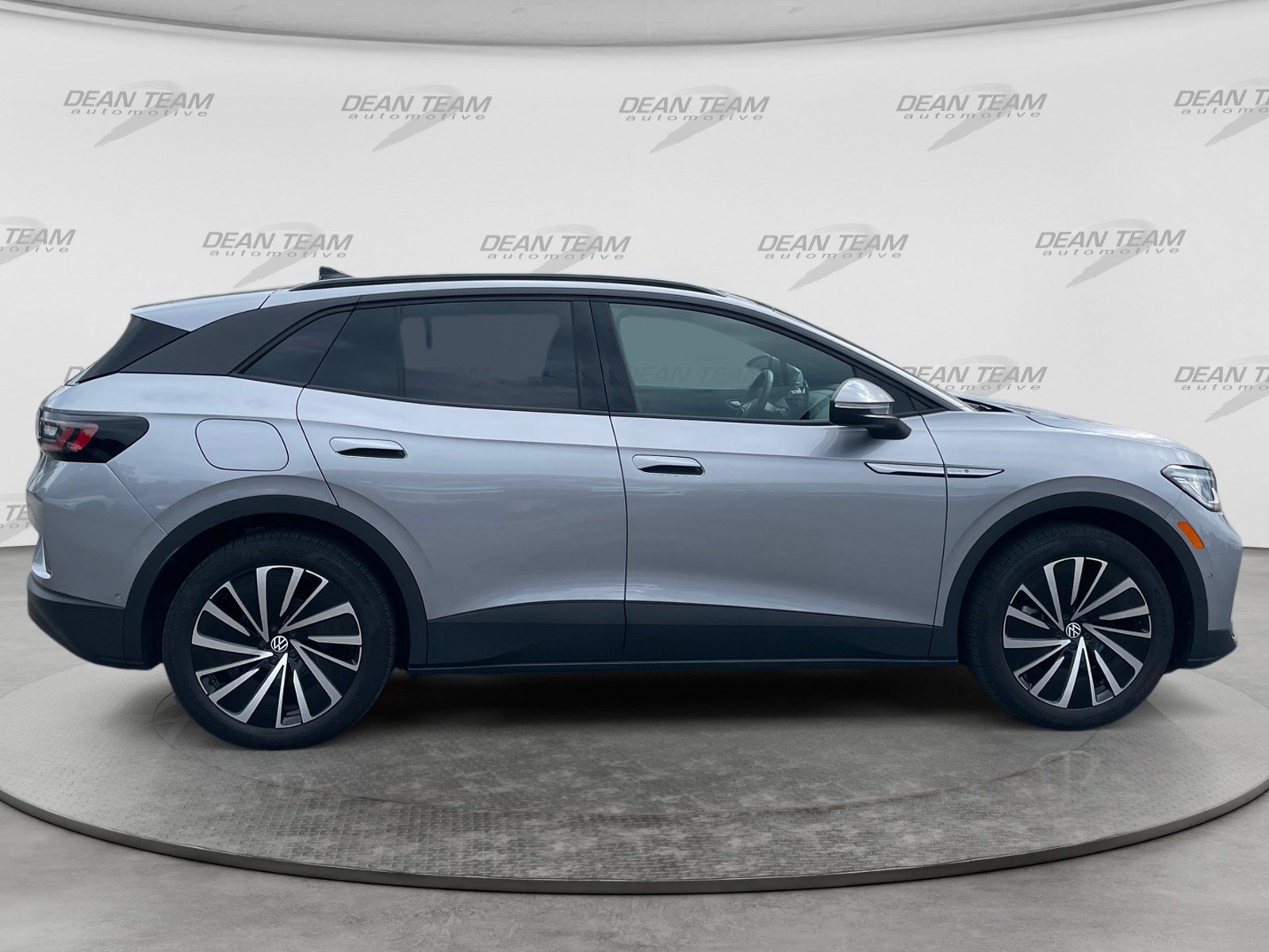 Used 2024 Volkswagen ID.4 S RWD image 8