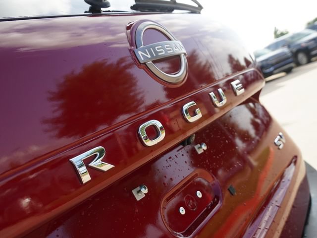 Used 2023 Nissan Rogue SV w/ SV Premium B Package FWD image 12