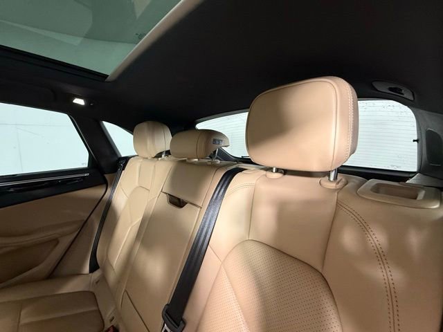 Used 2024 Porsche Macan AWD/4WD image 28