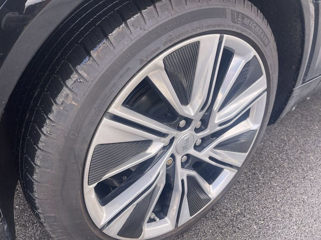 Certified 2024 Cadillac Lyriq Luxury w/ LPO, Floor Liner Package image 2