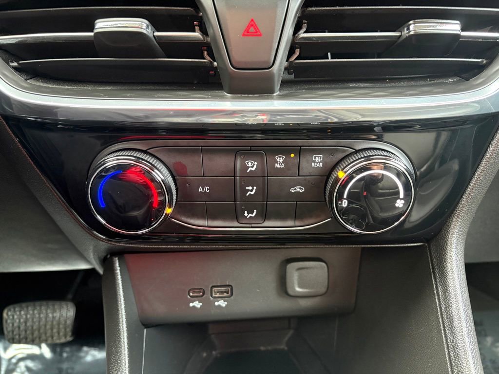 Used 2024 Buick Encore GX Sport Touring AWD/4WD image 26