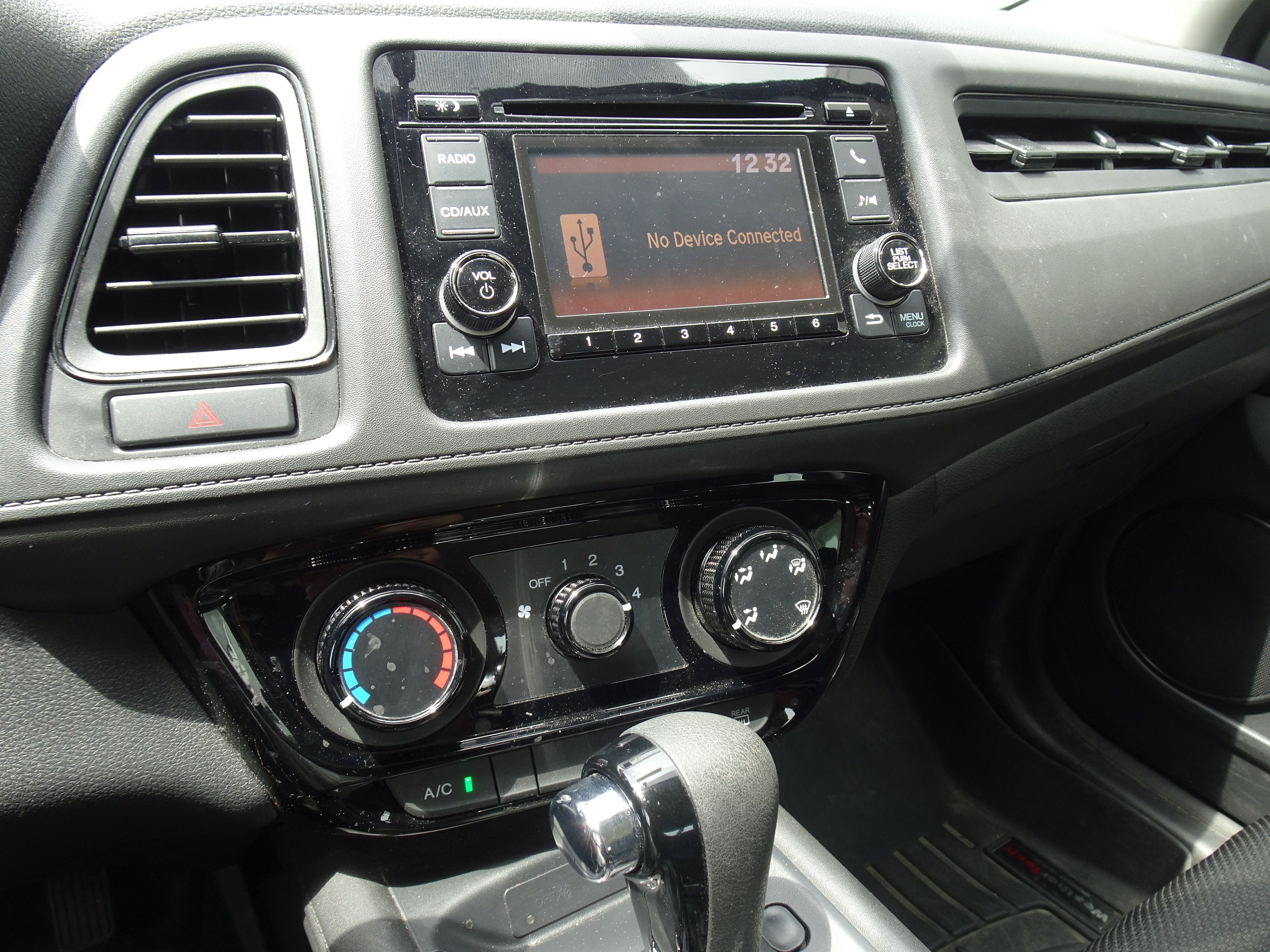 Used 2018 Honda HR-V LX image 11