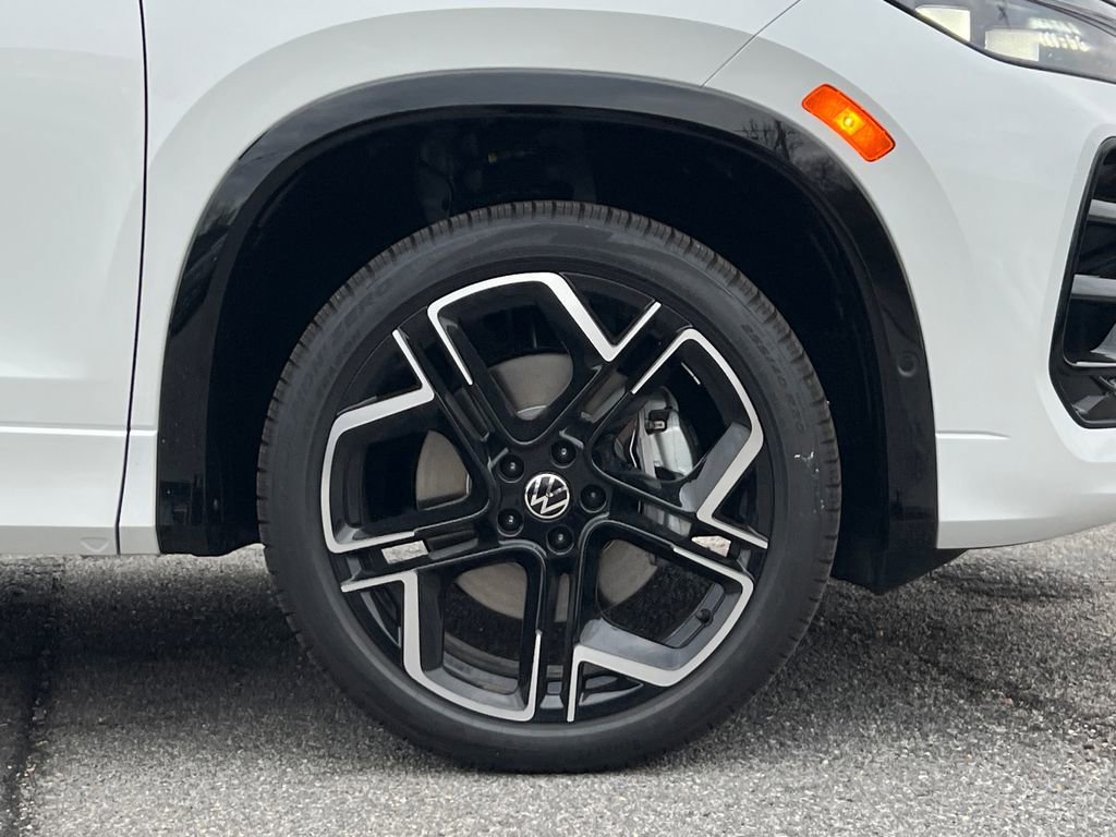 New 2026 Volkswagen Tiguan SEL R-Line image 9