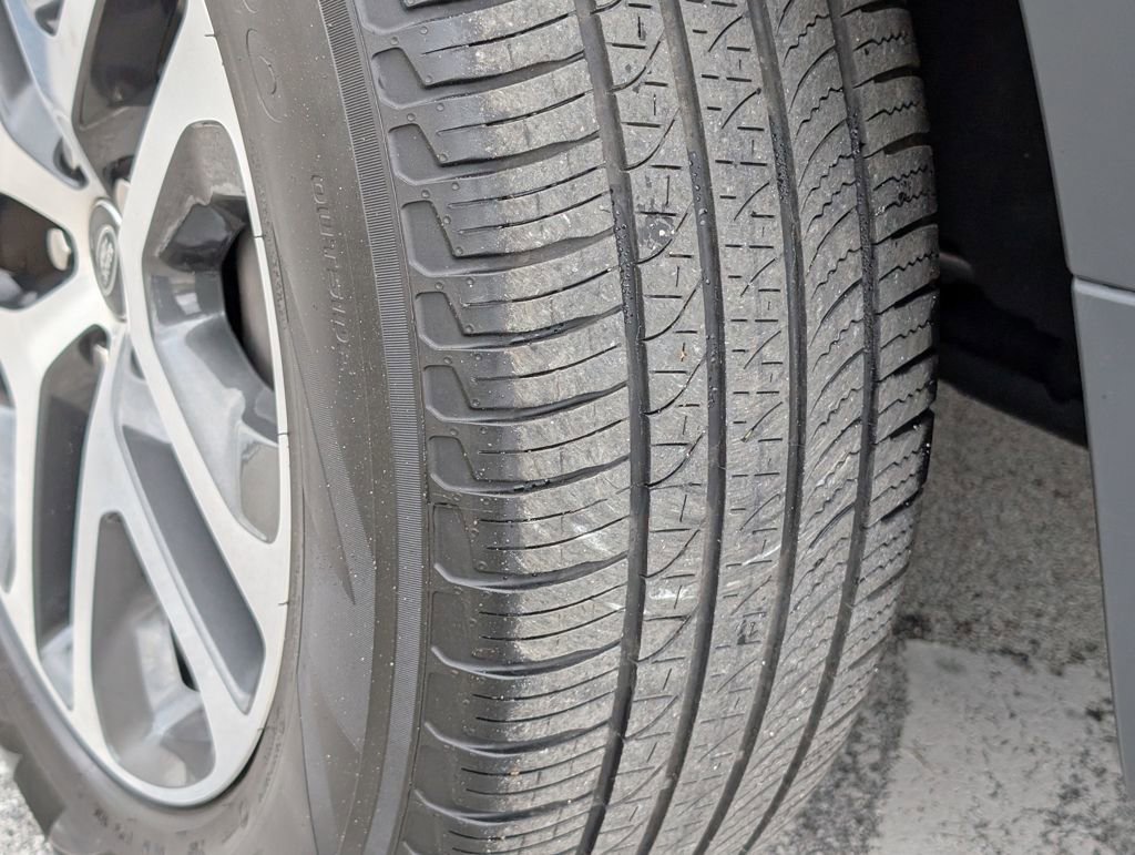 Used 2024 Land Rover Defender 130 S image 38