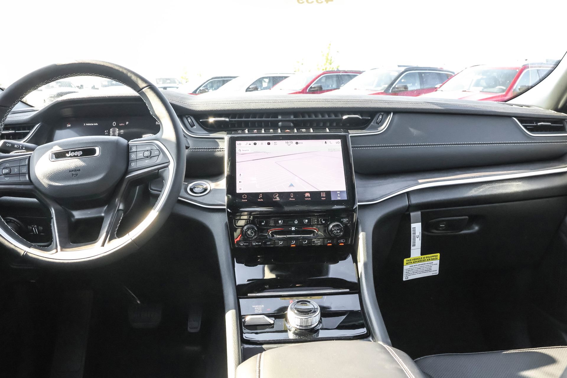 New 2025 Jeep Grand Cherokee Limited w/ Luxury Tech Group II image 16