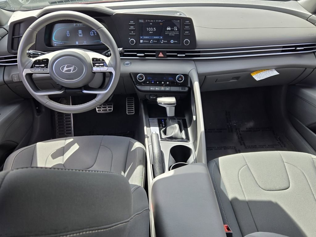 Certified 2025 Hyundai Elantra Sport image 12
