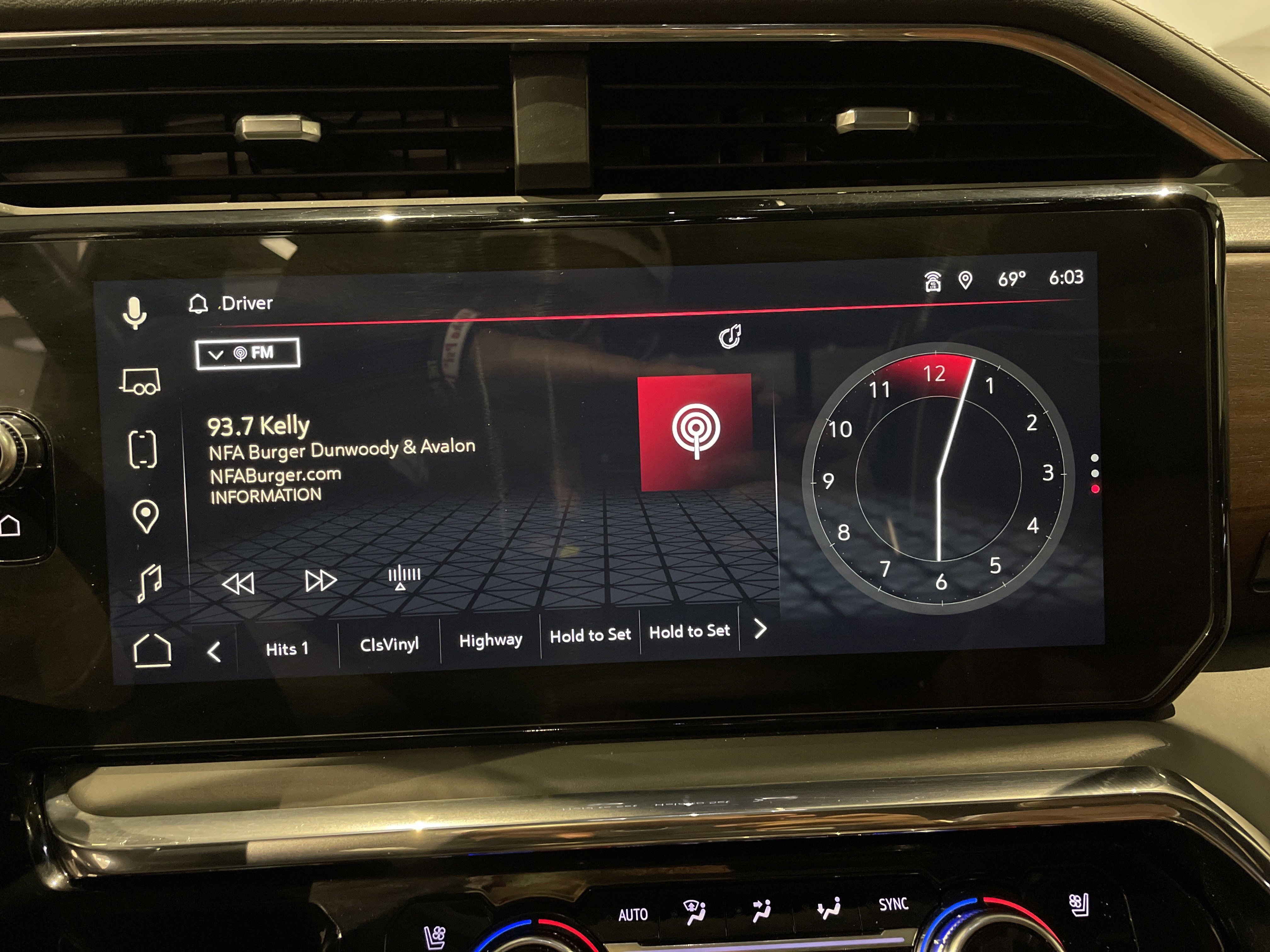 Used 2025 GMC Sierra 2500 Denali Ultimate image 26