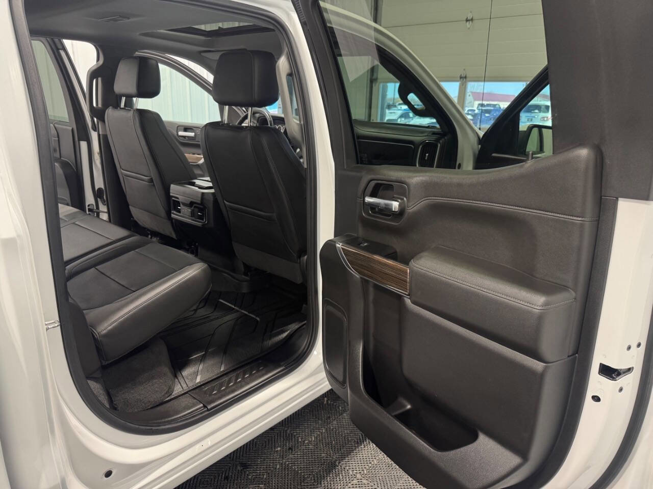 Used 2019 Chevrolet Silverado 1500 RST image 32