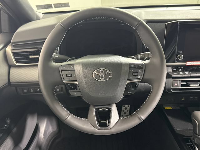 New 2026 Toyota Camry Hybrid FWD image 18