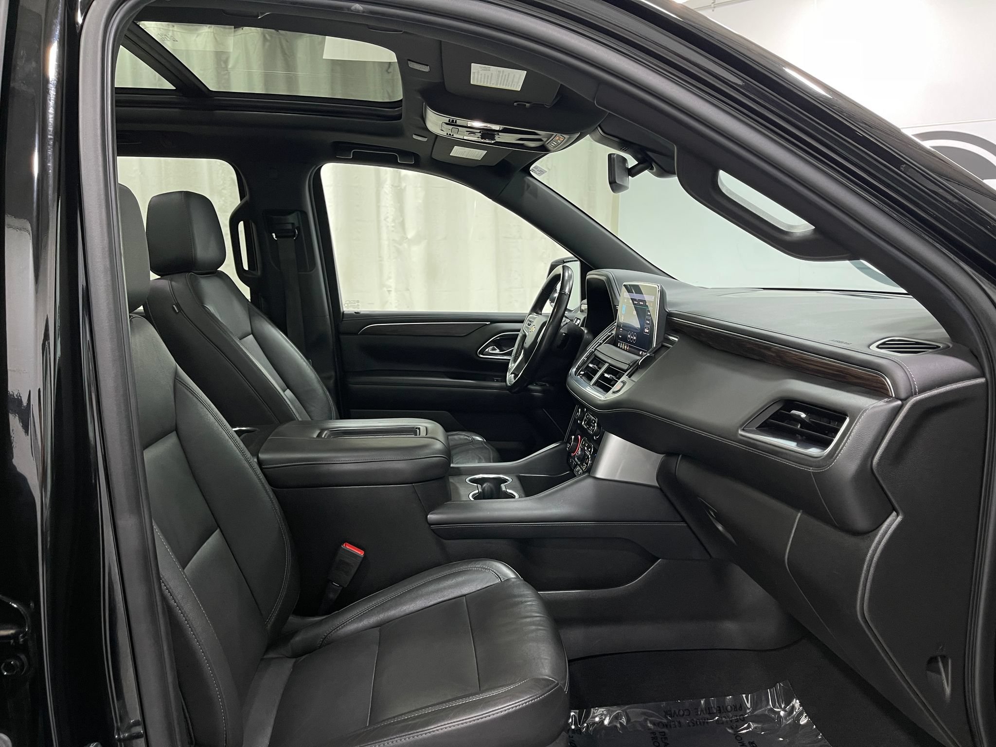 Used 2021 Chevrolet Suburban LT w/ LT Signature Package AWD/4WD image 33