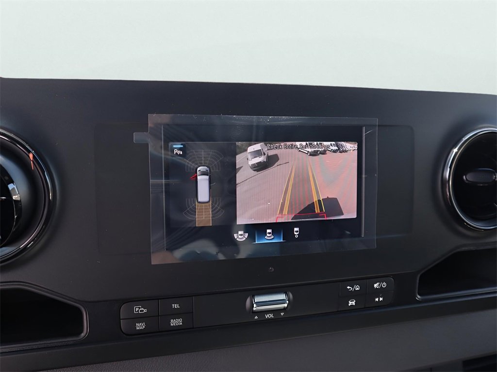 Used 2024 Mercedes-Benz Sprinter 3500 image 33