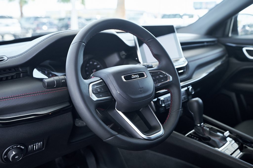 Used 2024 Jeep Compass Trailhawk image 21