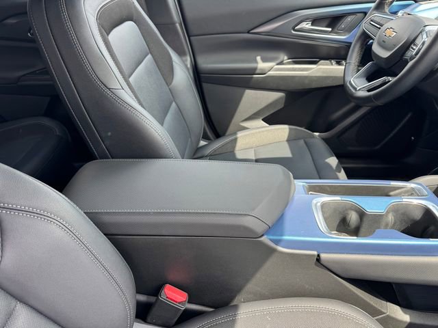 Certified 2025 Chevrolet Equinox EV LT w/ Convenience Package image 8