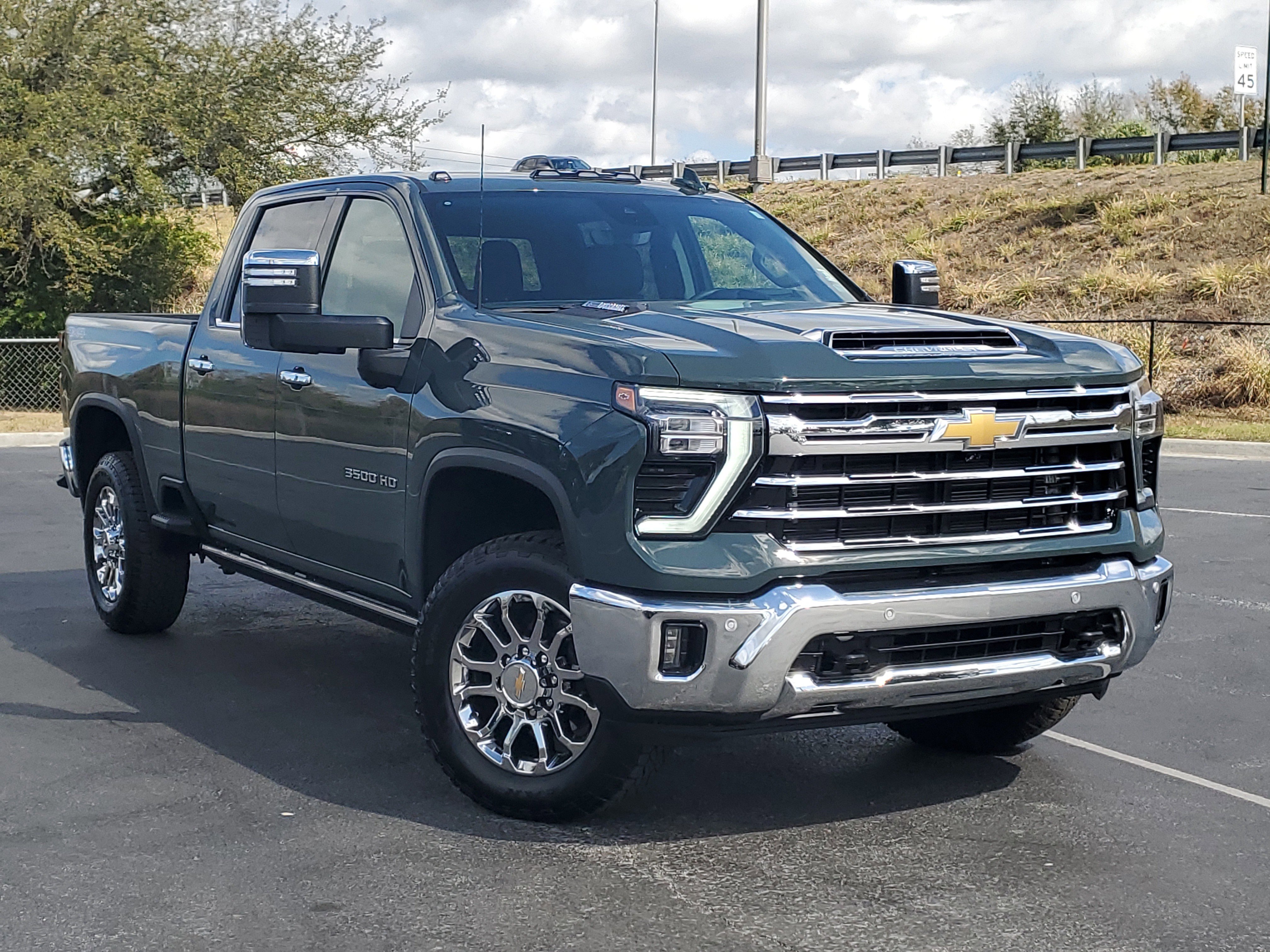 Used 2026 Chevrolet Silverado 3500 LTZ w/ LTZ Premium Package image 1