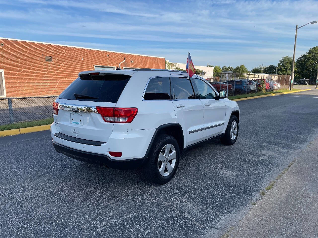 Used 2013 Jeep Grand Cherokee Laredo image 5