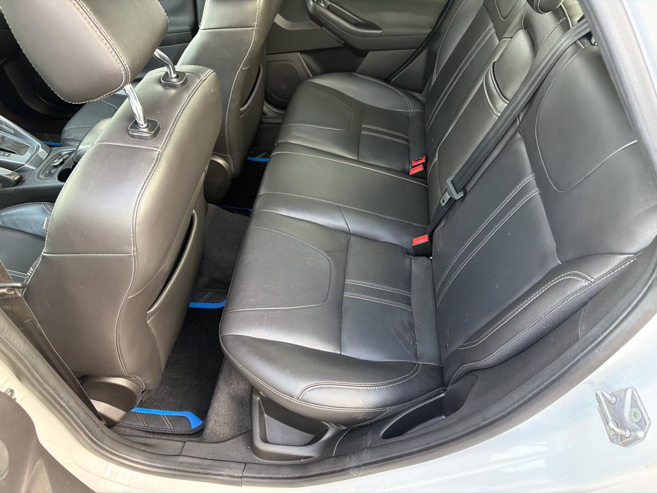 Used 2012 Ford Focus Titanium FWD image 9