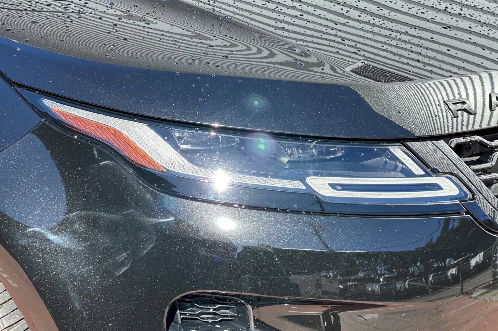 Used 2022 Land Rover Range Rover Evoque R-Dynamic SE image 12