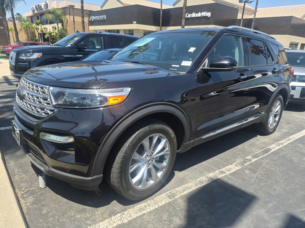 Used 2022 Ford Explorer Limited w/ Equipment Group 301A AWD/4WD image 2