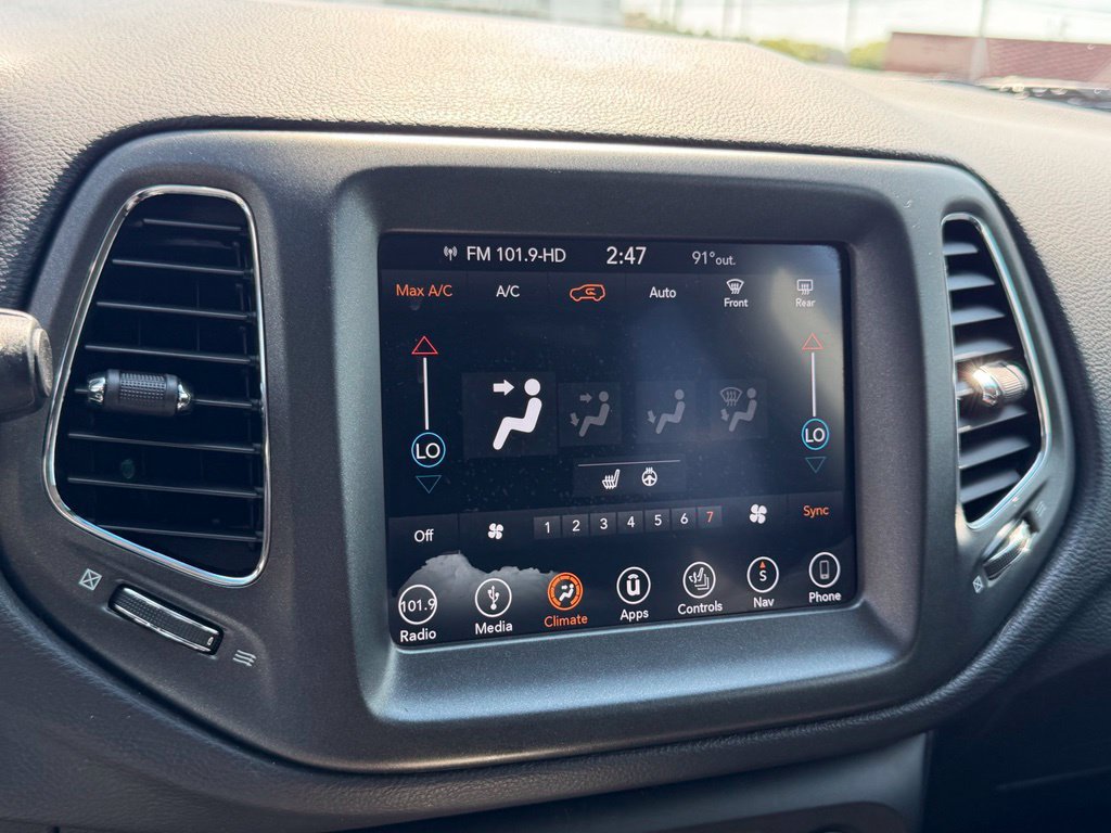 Used 2019 Jeep Compass Trailhawk w/ Cold Weather Group AWD/4WD image 21