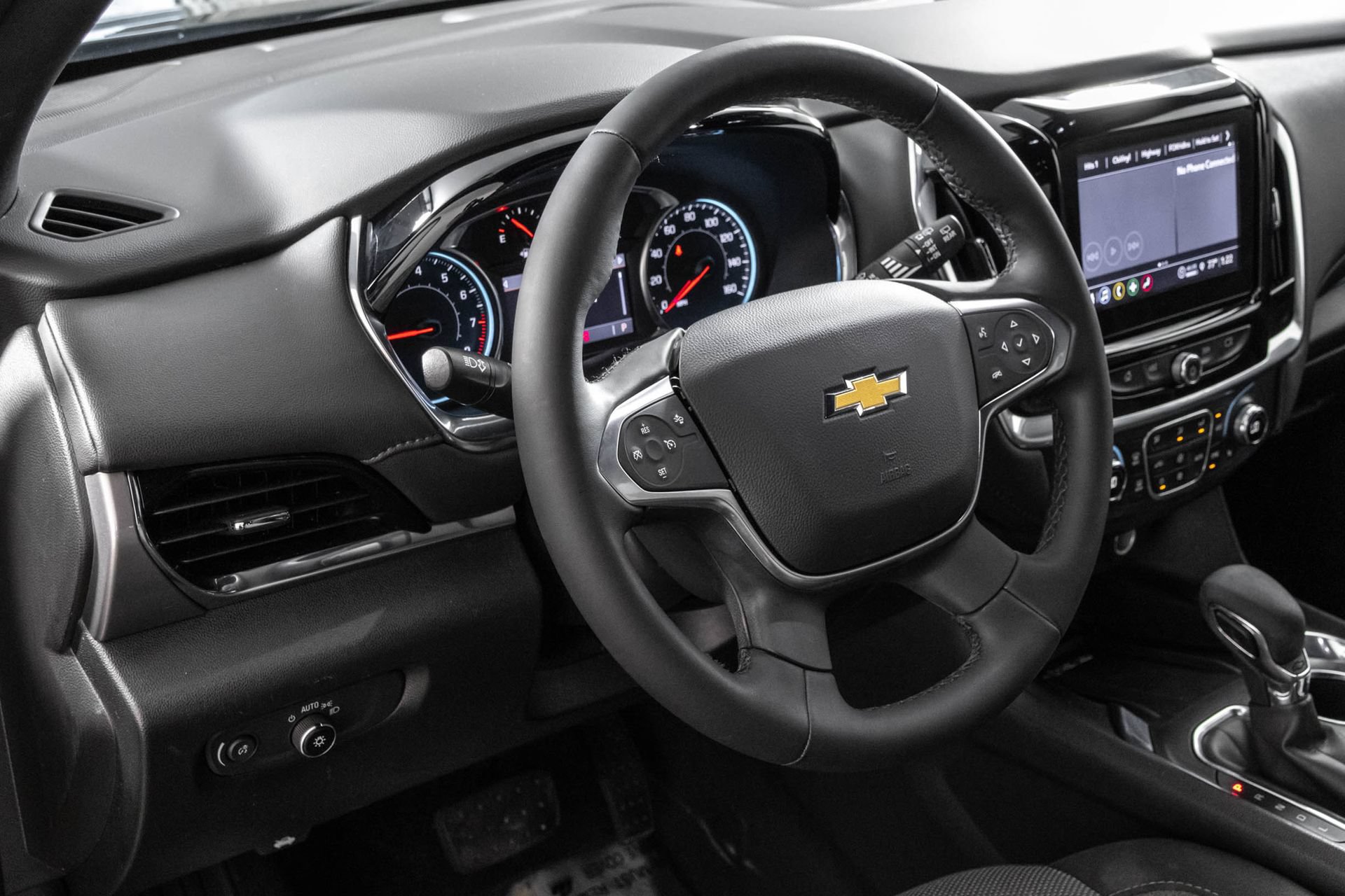 Used 2023 Chevrolet Traverse LT FWD image 32