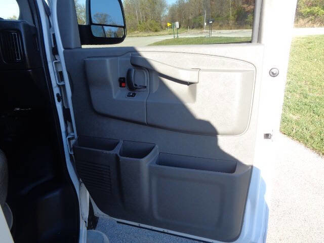 Used 2021 GMC Savana 2500 w/ Driver Convenience Package image 17