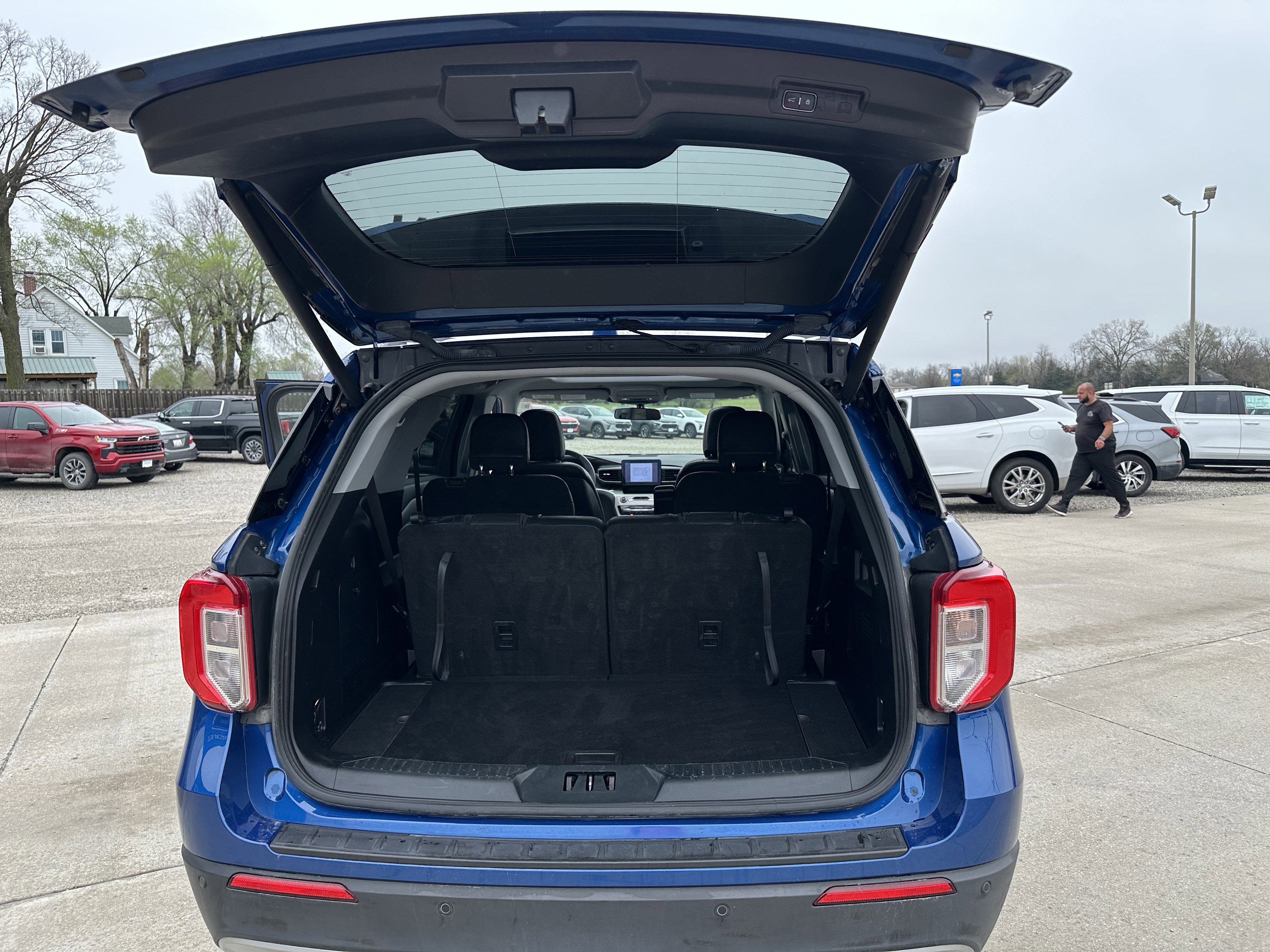 Used 2020 Ford Explorer XLT w/ Equipment Group 202A image 24