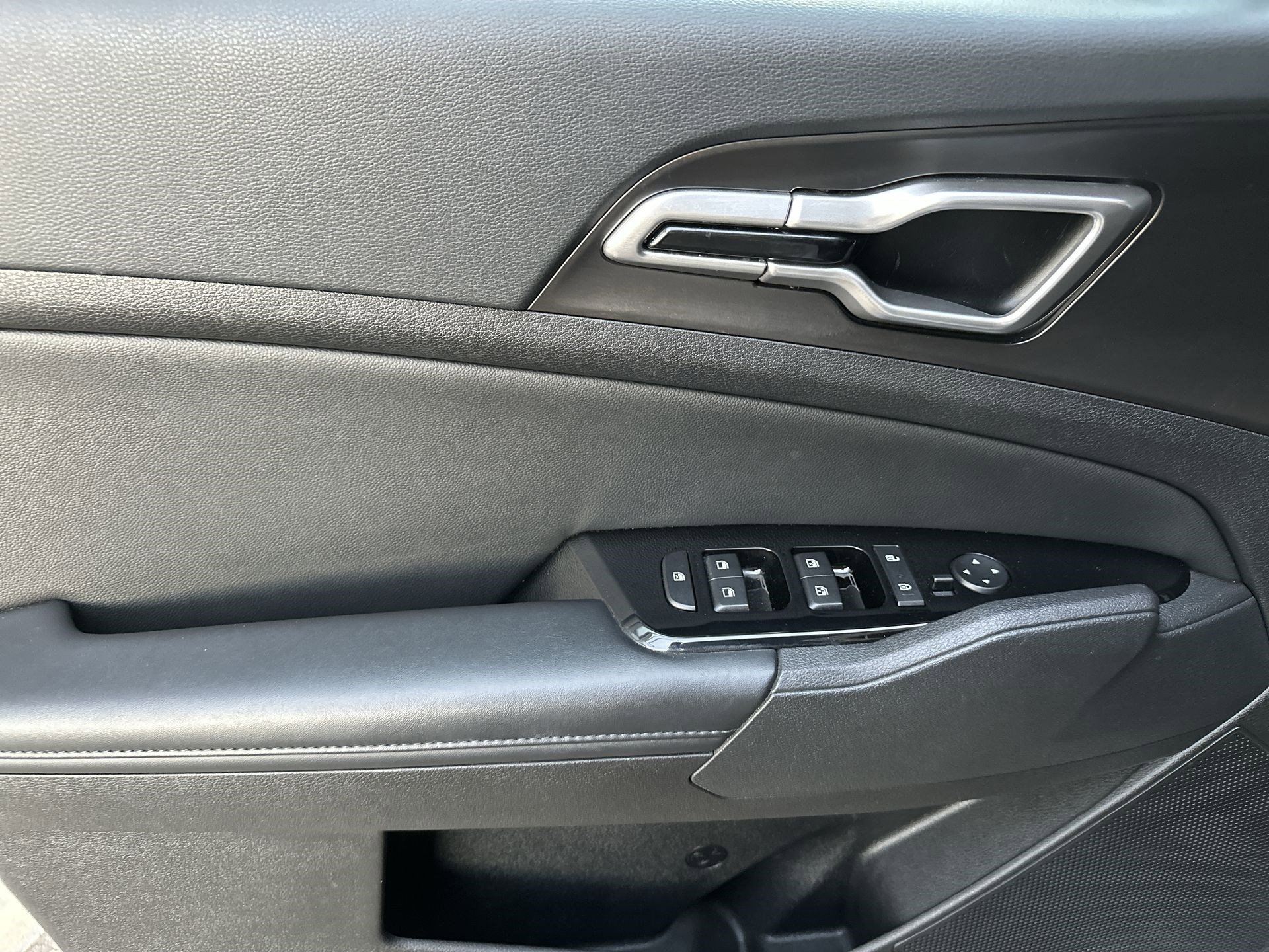 Used 2023 Kia Sportage EX image 29