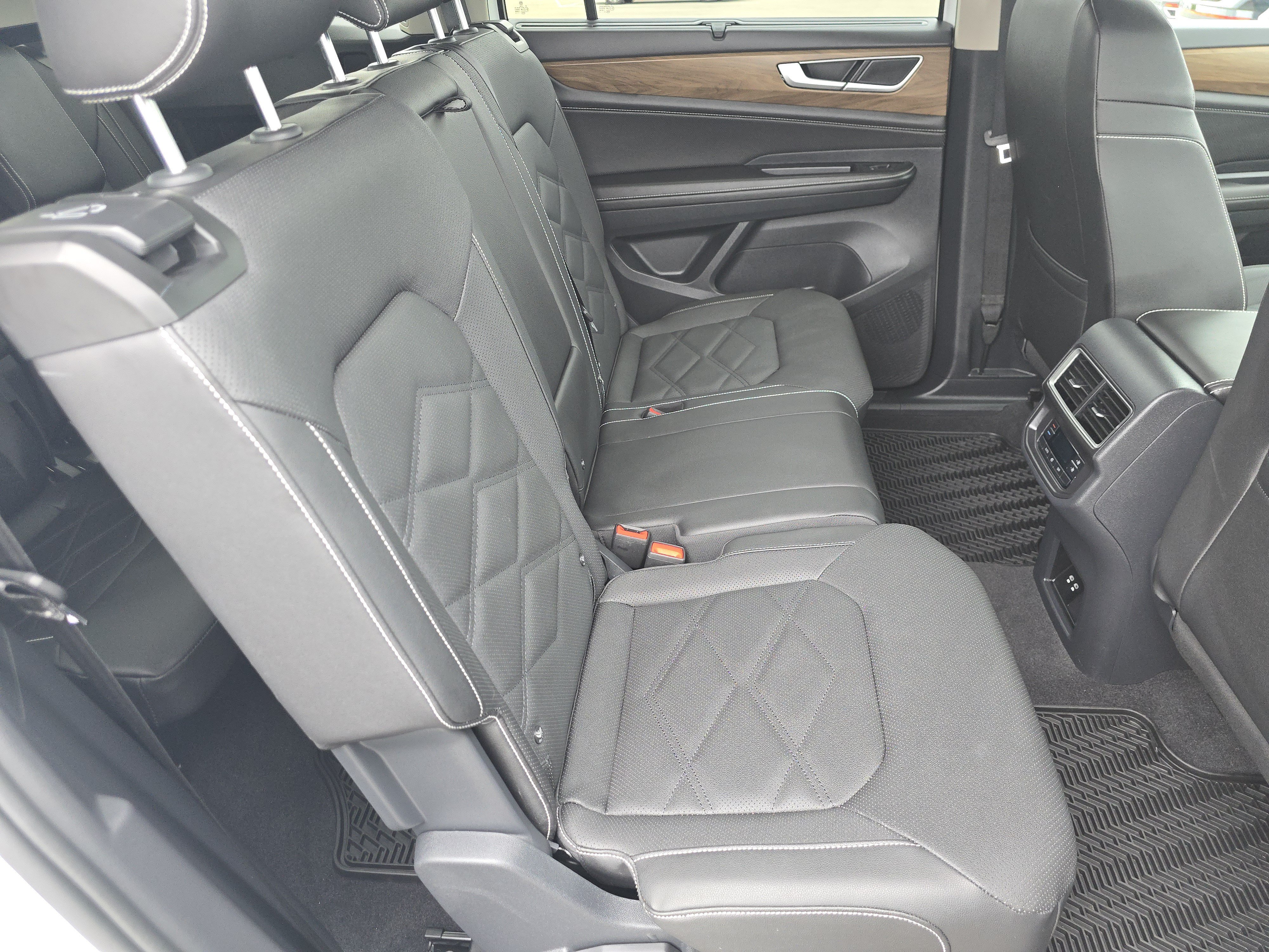 Certified 2026 Volkswagen Atlas SE AWD/4WD image 17