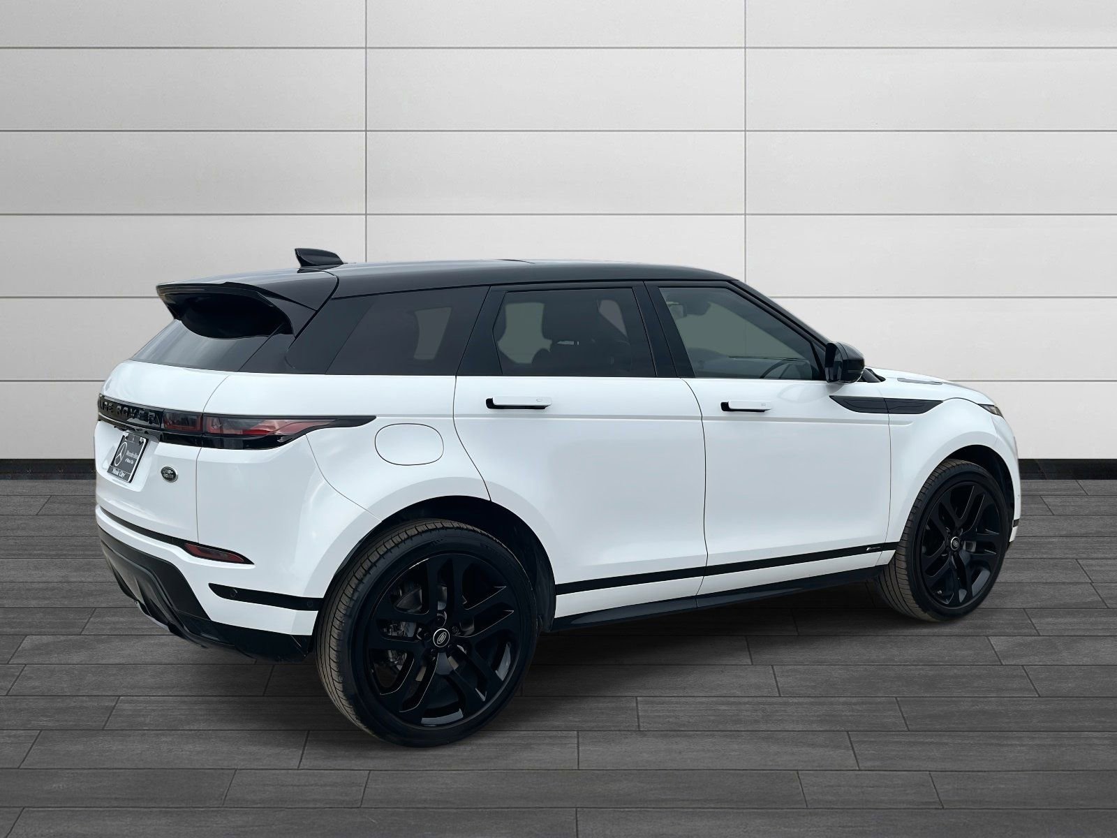 Used 2021 Land Rover Range Rover Evoque R-Dynamic SE image 3