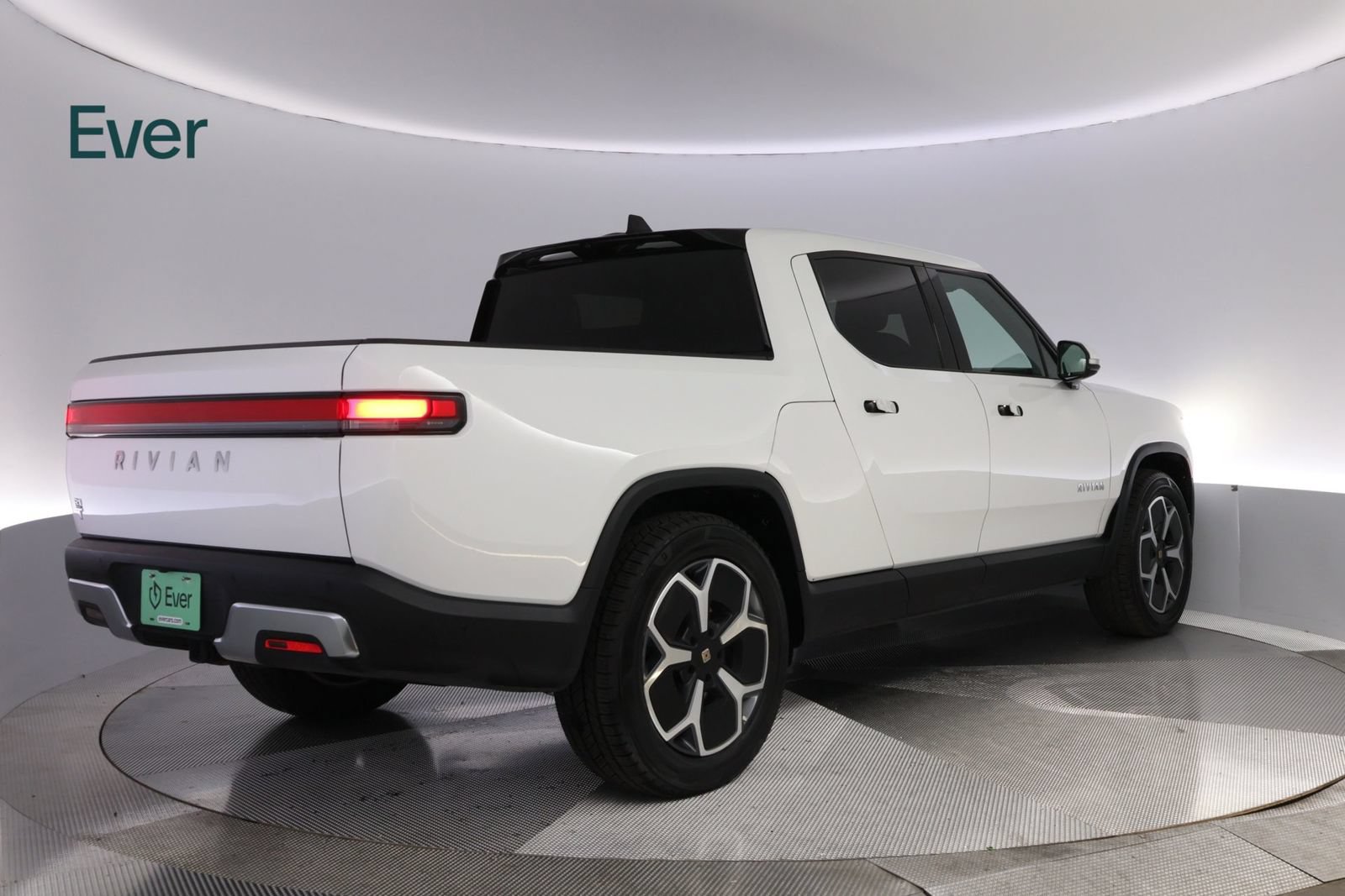 Used 2023 Rivian R1T Adventure Dual AWD/4WD image 3