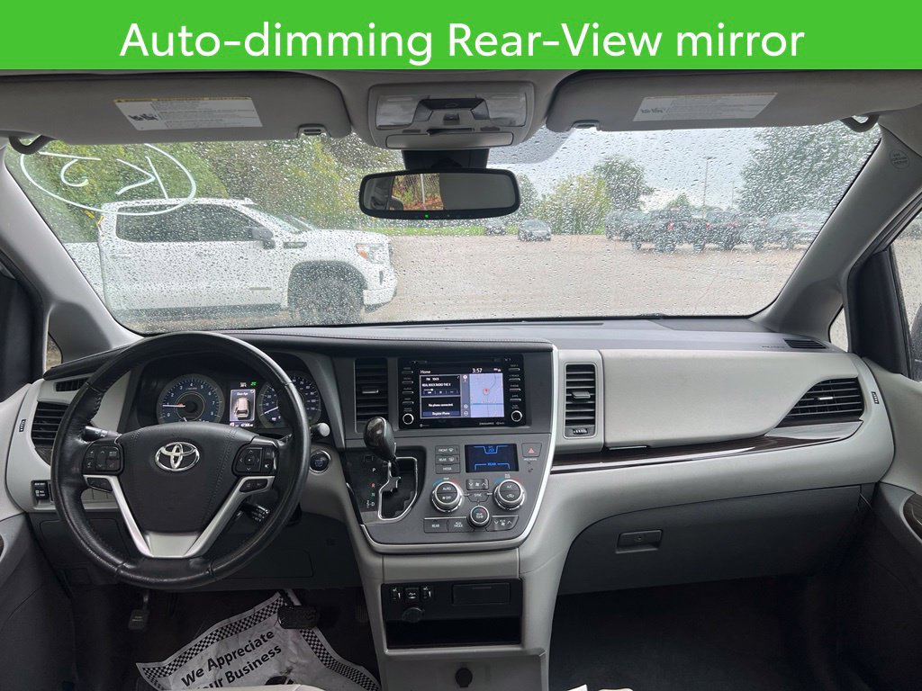Used 2020 Toyota Sienna XLE AWD/4WD image 30