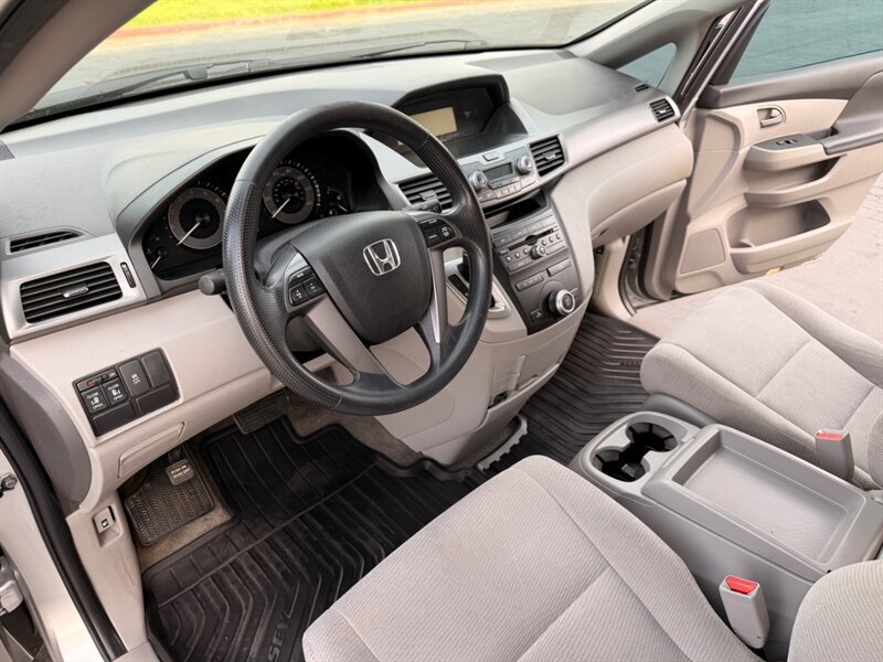 Used 2011 Honda Odyssey EX image 32