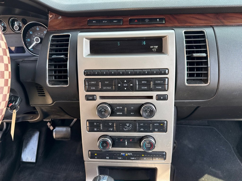Used 2010 Ford Flex SEL FWD image 18