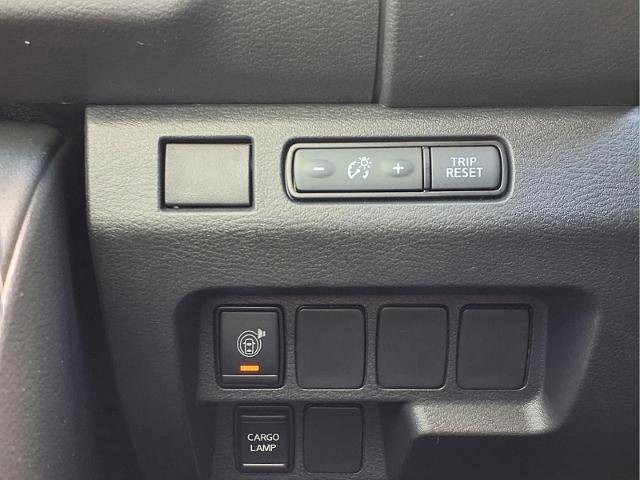 Certified 2025 Nissan Frontier SV image 23