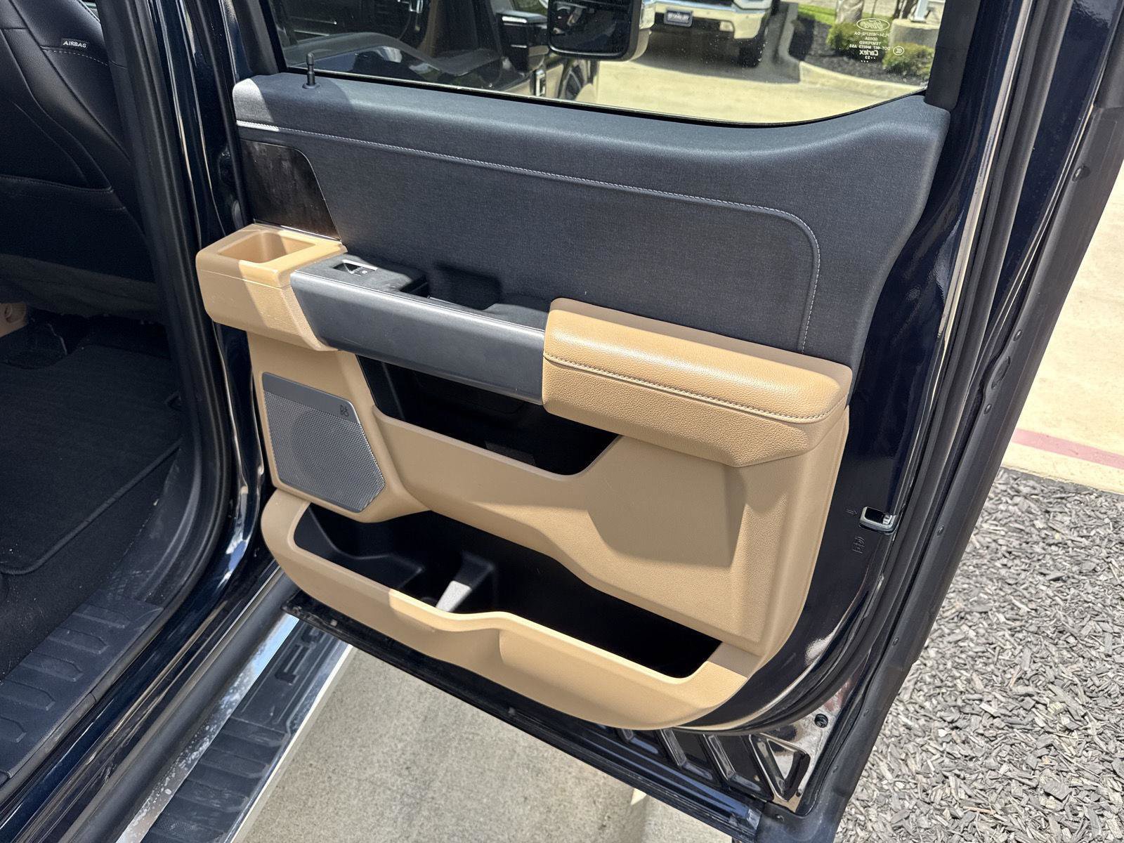 Used 2023 Ford F350 Lariat image 21