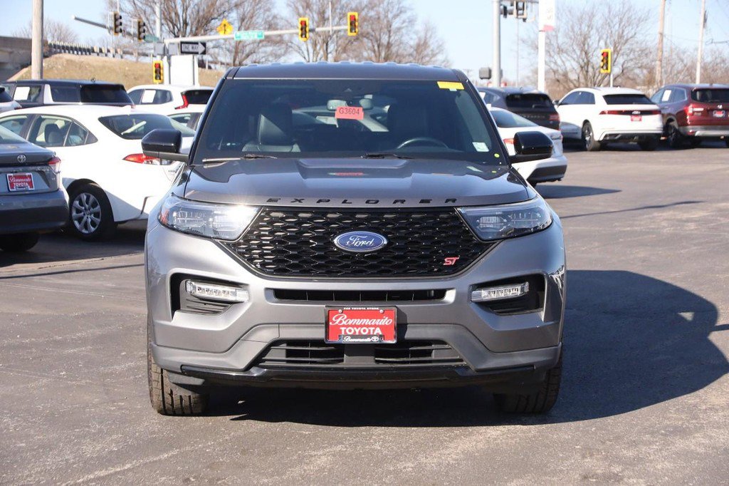 Used 2022 Ford Explorer ST image 4