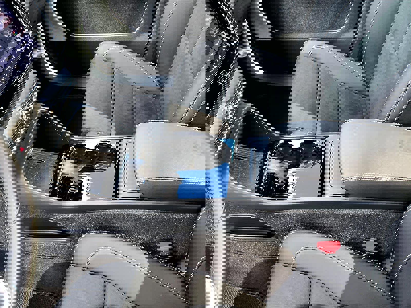 Used 2023 Volvo C40 P8 Recharge Ultimate AWD/4WD image 19