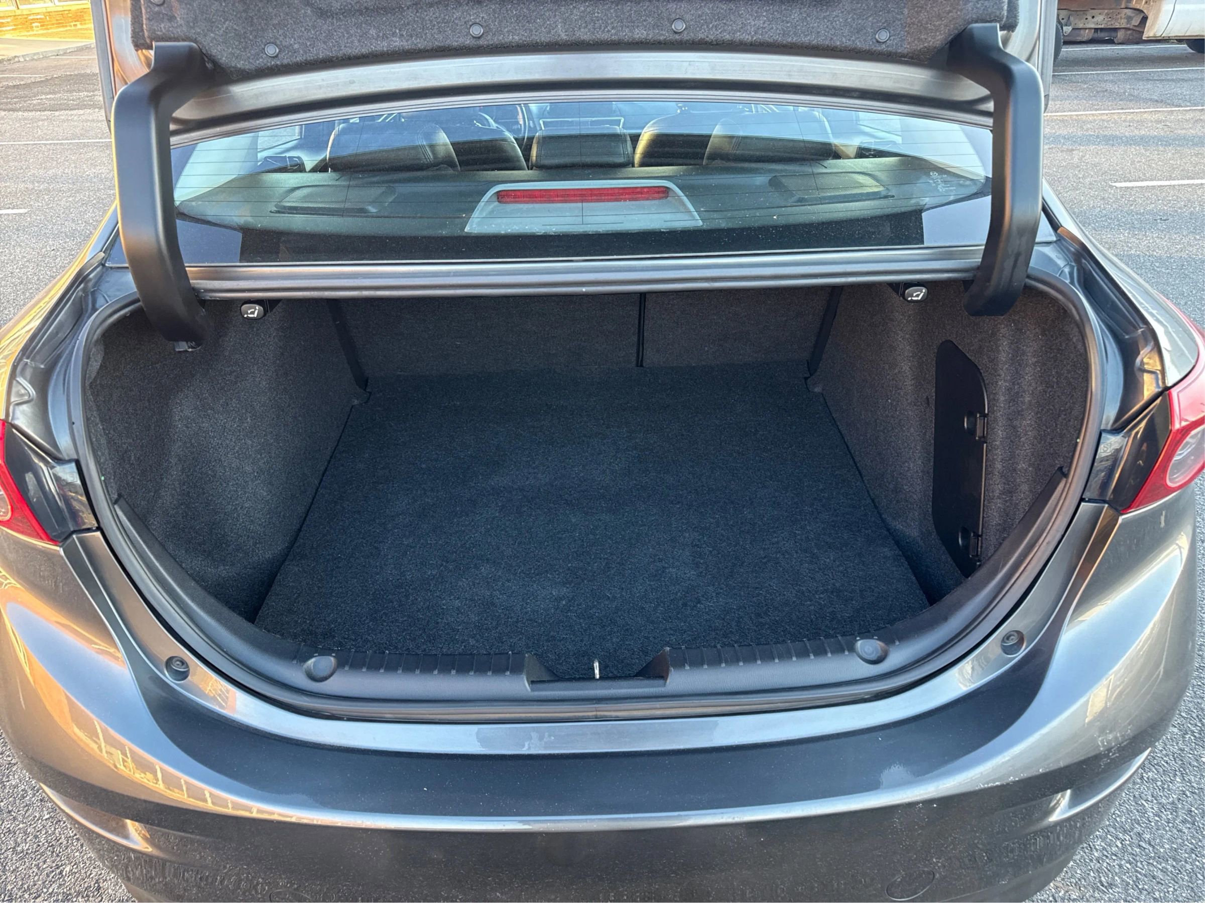 Used 2017 MAZDA MAZDA3 Grand Touring w/ Premium Equipment Package image 16